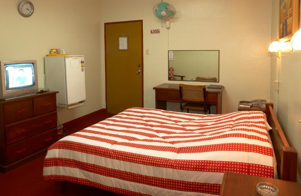 Phoenix Hotel Angeles Oda fotoğraf