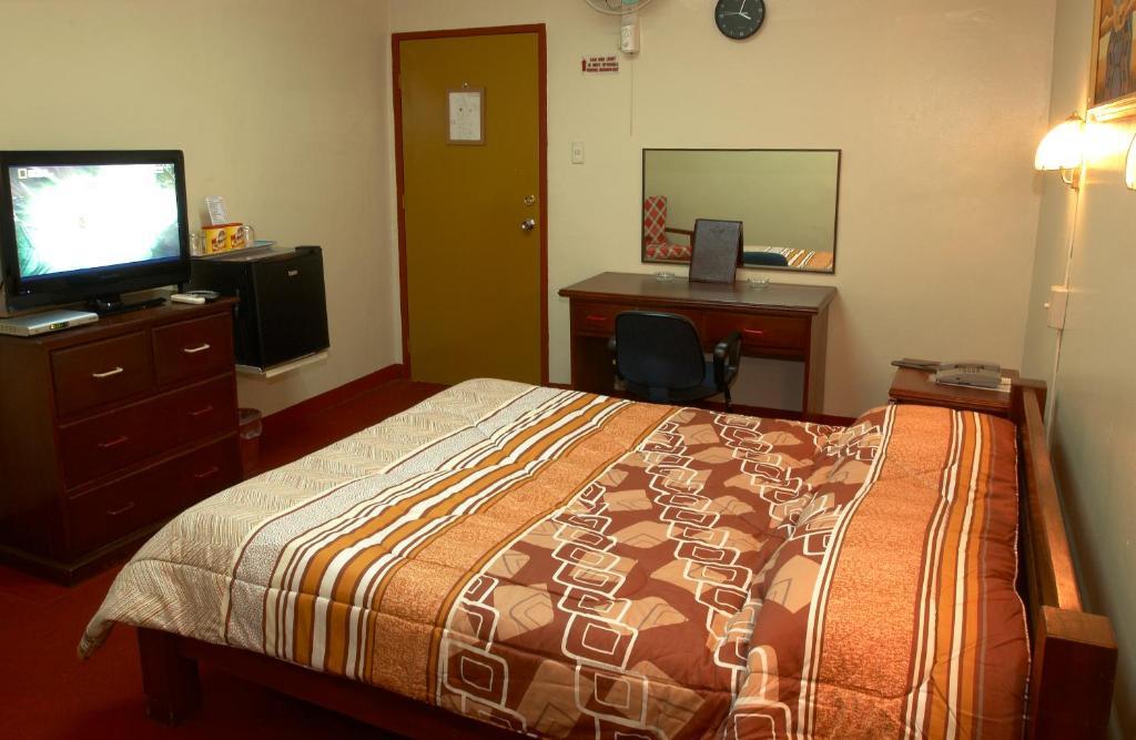 Phoenix Hotel Angeles Oda fotoğraf